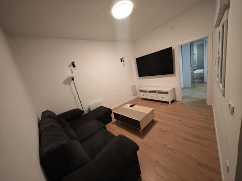 Alcobendas Apartment | Stylish Alcobendas Studio Seasonal