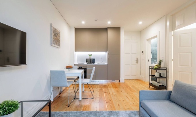 Guimaraes Apartment | Stylish and Cozy Flat by Host Wise