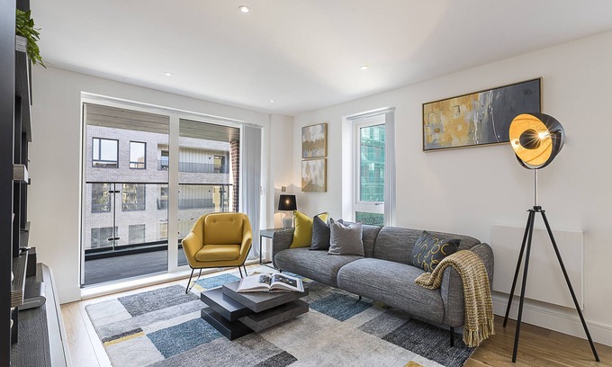 Fryent Apartment | Stylish and Stunning 3 bed apartment, Colindale, NW London