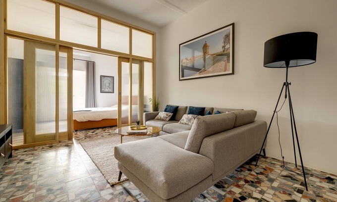 Floriana Apartment | Stylish Apartment steps from the Capital