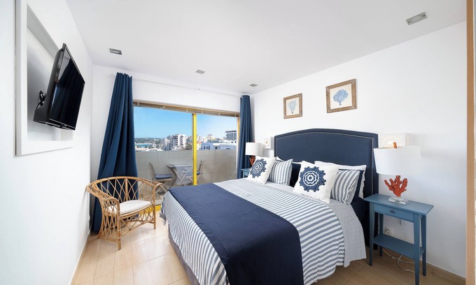 Praia da Rocha Apartment | Stylish Apartment with a view and beach