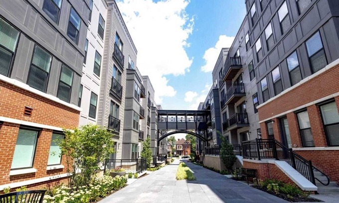 East Walnut HIlls Apartment | Stylish apartments near shops and entertainment