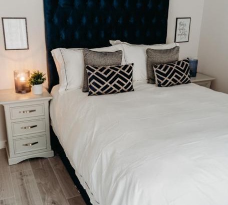 Belfast Central District Apartment | Stylish Belfast City Centre 2 Bedroom Apt Free Parking