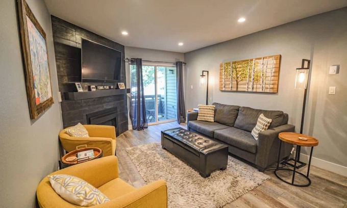 Peak 8 Condo | Stylish Breck Condo with Easy Ski Access