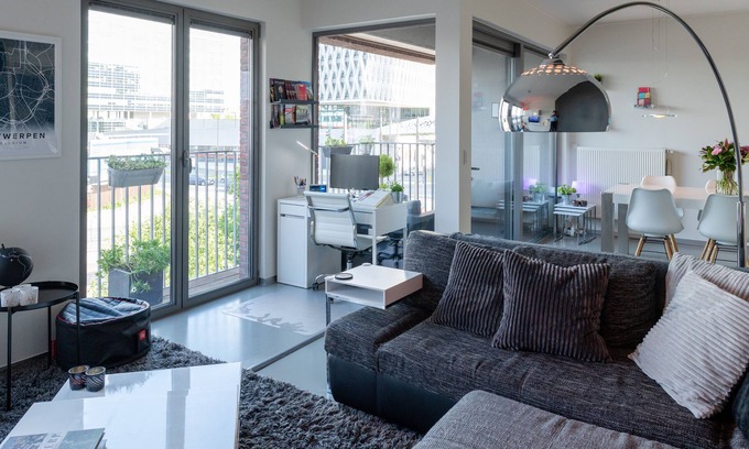 De Kaaien Apartment | ⭐️Stylish Bright Apt ✔2 BR ✔2 Patio ✔Free Ⓟ