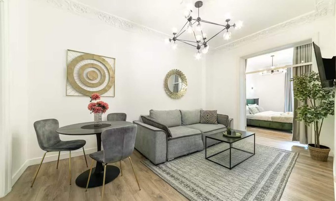 Savamala Apartment | Stylish bright apt. 8 min from Knez M.+Parking/12e