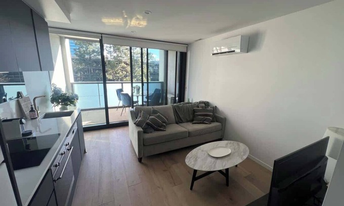 Reid Apartment | Stylish Central Apartment in Canberra
