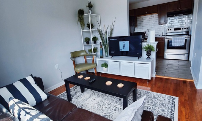 Lexington Apartment | Stylish & Central - Walk to UK Campus/Hospital, Mins to DT/Rupp/Keeneland