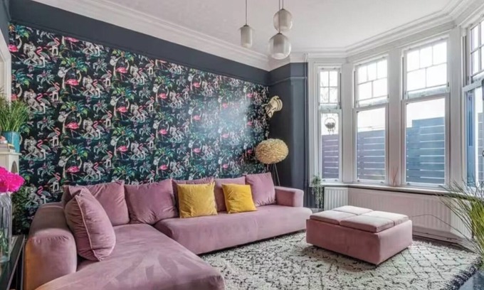 Cyncoed House | Stylish, City Hideaway - Pet + Group friendly - Sleeps up to 9 comfortably