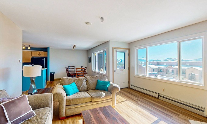 Wildernest Condo | Stylish Condo Near Dillon Reservoir & Seven Ski Areas