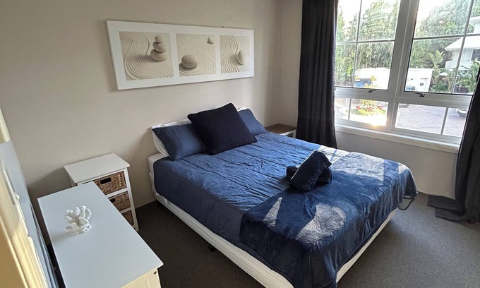 Broadbeach Apartment | Stylish & Cosy GC Getaway. Central & Serene. Explore Broadbeach/Surfers via Tram