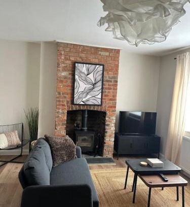 Hartwell House | Stylish countryside 4bed cottage - Kingsey