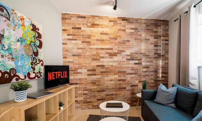 Qawra Apartment | Stylish Duplex Holiday Retreat