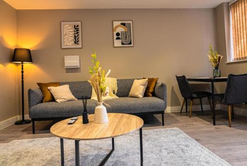 Wolverhampton Apartment | Stylish Flat in Wolverhampton - Short and long Stay with Free Parking