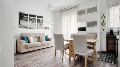 San Siro Apartment | Stylish Flat Near San Siro - Metro WiFi & AC