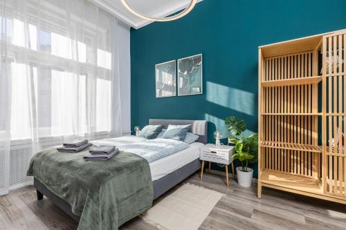 Erzsebetvaros Apartment | Stylish Green Studio Central Budapest