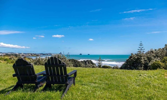 Fitzroy House | Stylish Holiday Home with Sunlit Patios