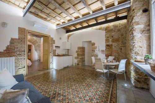 Albergheria Apartment | Stylish home in front of Casa Professa