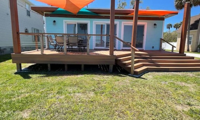 Kerr Townsley Port Orange House | Stylish Intercoastal Blue Bungalow -3 min to Daytona Beach