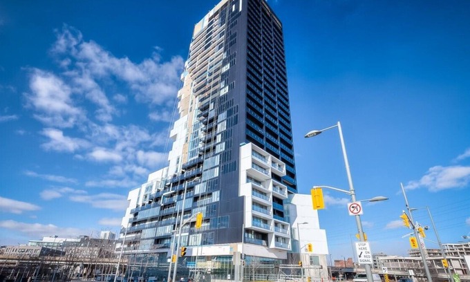 West Don Lands Apartment | STYLISH LOFT STYLE 2 BEDROOM 2 BATHROOM IN THE HEART OF TORONTO