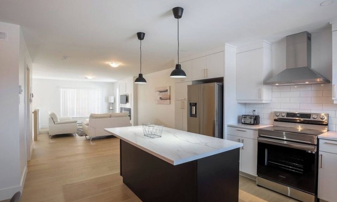 Moncton House | Stylish, Modern 3BR in Moncton