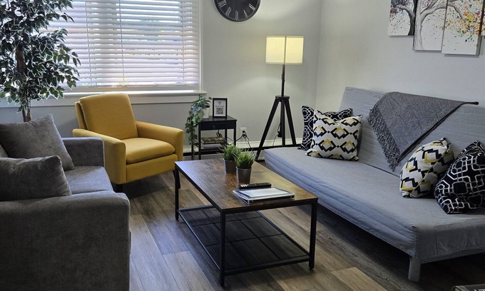 Algoma District Apartment | Stylish Modern Gem in Downtown