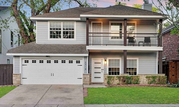 Dallas House | Stylish Modern Luxury! Absolutely no detail overlooked in the design of this newly renovated 2800 SF two-story single family home.