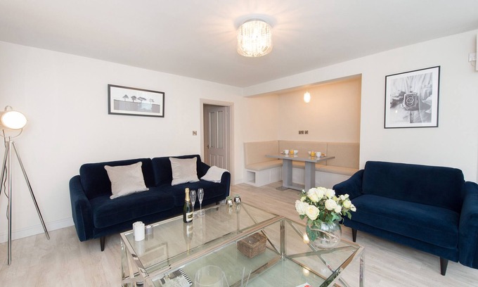 Harrogate City Centre Apartment | Stylish, newly renovated apartment in central Harrogate