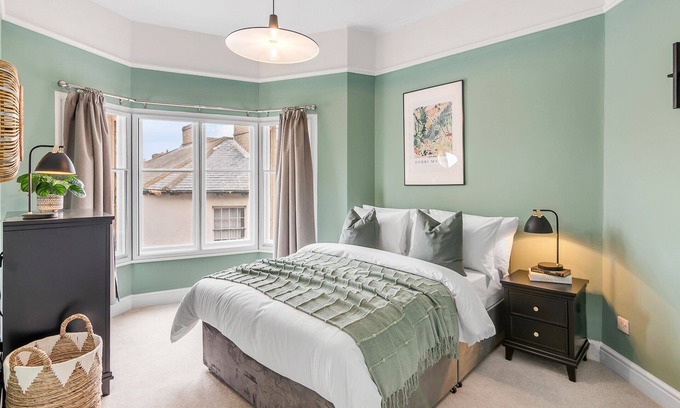 Cromer Apartment | Stylish, newly renovated 2bed seaside apartment