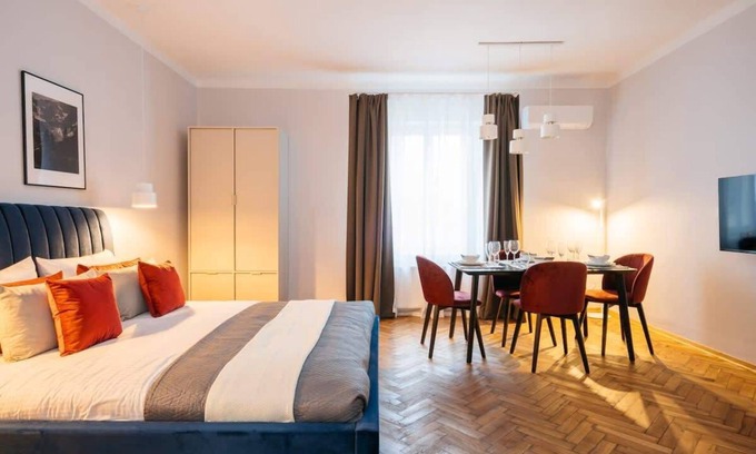 Stare Miasto Apartment | Stylish Penthouse Apartment with Main Square view