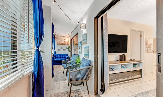 Glenwood Condo | Stylish Penthouse Retreat-Oceanfront Access + Peaceful River Sunset Views