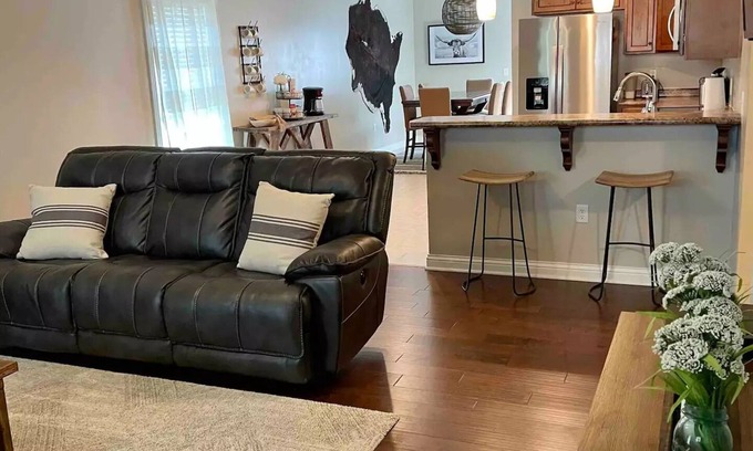 Richmond House | Stylish Richmond Home. Near EKU and Downtown