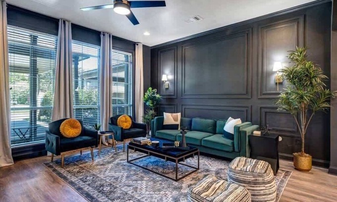 South Baton Rouge House | Stylish & Romantic Home, Long-term friendly, King