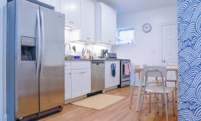 Washington Park Apartment | Stylish Room in Newly Furnished Apt