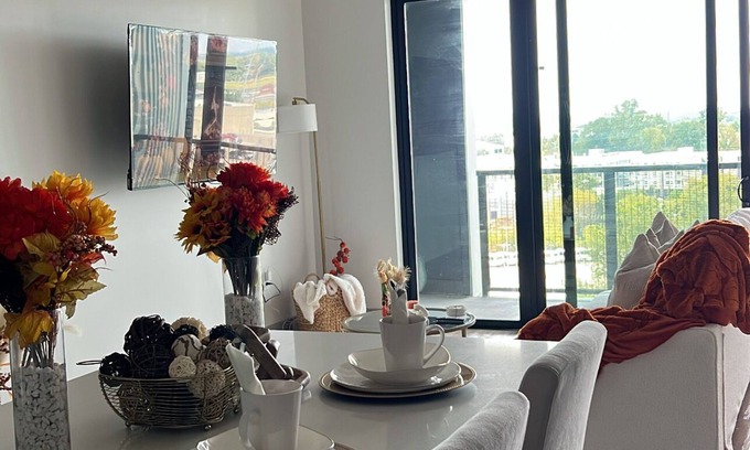 Home Park Apartment | Stylish Sky-view 1-Bedroom Escape ! Located in Midtown