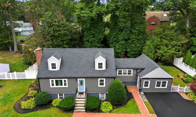 Stoneham House | Stylish Stoneham Getaway Playground Game Room