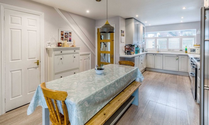 Arundel House | Stylish Townhouse with views of Arundel Cathedral