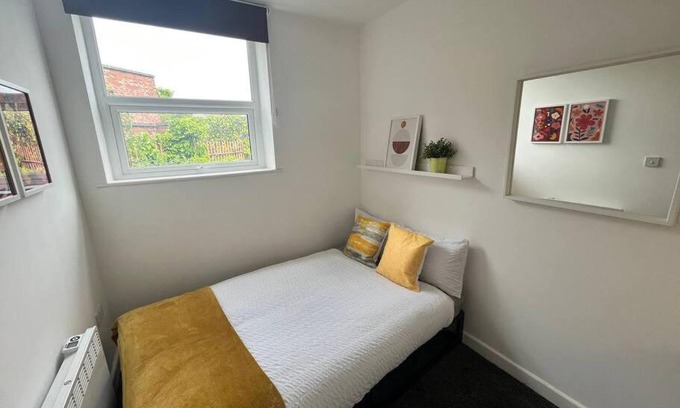 Liverpool Apartment | Stylish Villa Residence