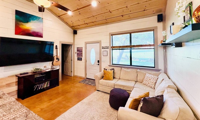 Dripping Springs House | Stylish Zen Cottage at KC Memory Lane