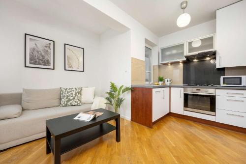 Zacisze Apartment | Stylowy Apartament dla 6 Osób z Parkingiem by Noclegi Renters