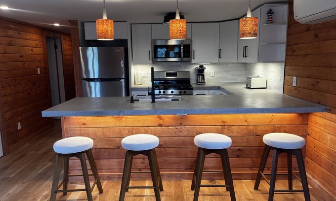 Shinnecock Hills Apartment | Sugarloaf Annex- Lovely 1 bedroom apartment minutes from shopping and beaches