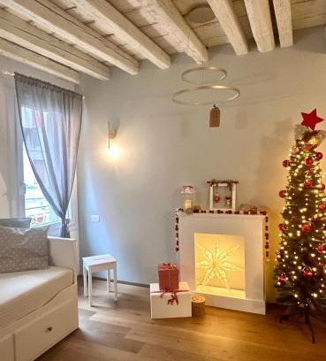 Chioggia Apartment | Suite Apartment a tema Natale in centro storico "Gingerbread Suite"