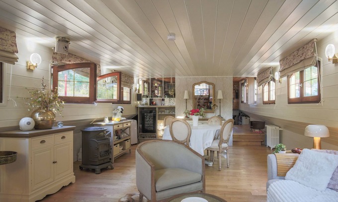 Besancon Boat Rental | Suite Deluxe Vue sur Rivière