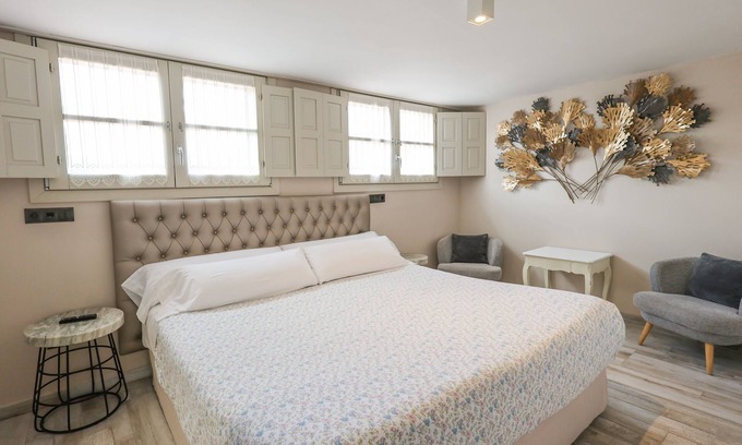 Santillana del Mar Apartment | Suite-Family-Whirlpool bath