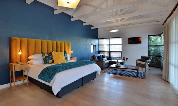 Stellenbosch Cabin | Suite - Ladybird