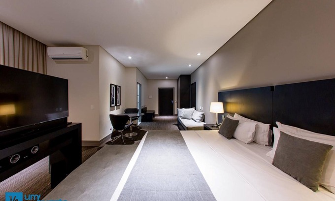 Reboucas House | Suite Manhattan by ¼ UmQuarto 10-PR.