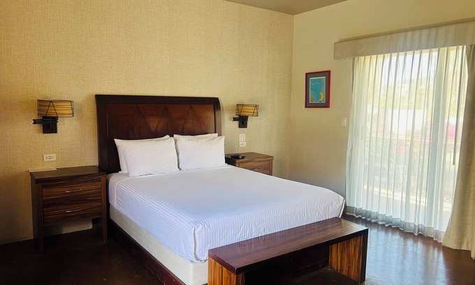 Pedregal House | Suite Marina Cabo San Lucas downtown