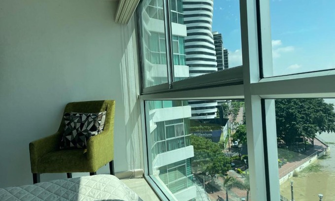 Puerto Santa Ana Apartment | Suite Riverfront 2 Puerto Santana vista al Rio , parqueo free en Santanapark