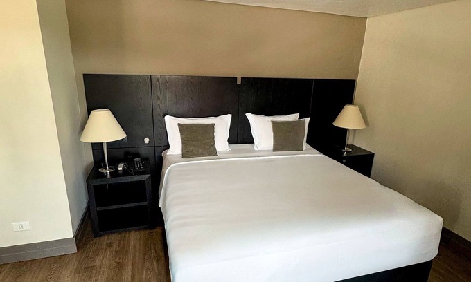 Reboucas House | Suite Twin by ¼ UmQuarto 11-PR.