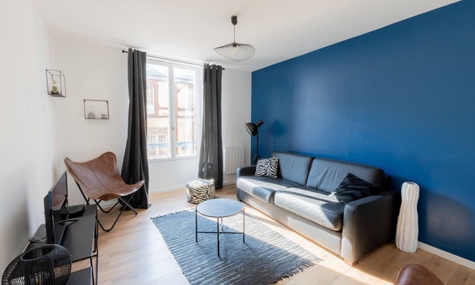 Epernay Apartment | Suite West Side Story - 2 Pers A 2 Minutes à Pieds de L'avenue de Champagne !